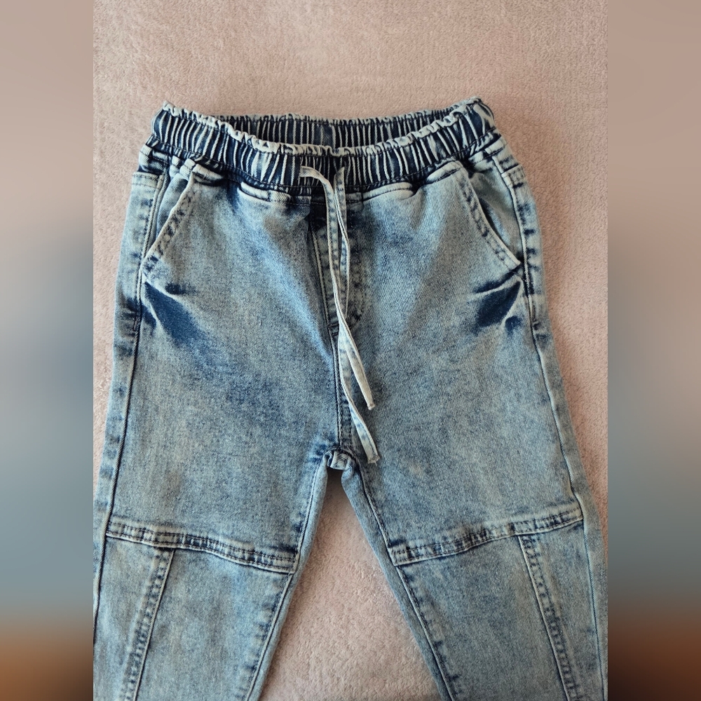 👦🏼Boys Light Wash Jogger Jeans | Size 6Y